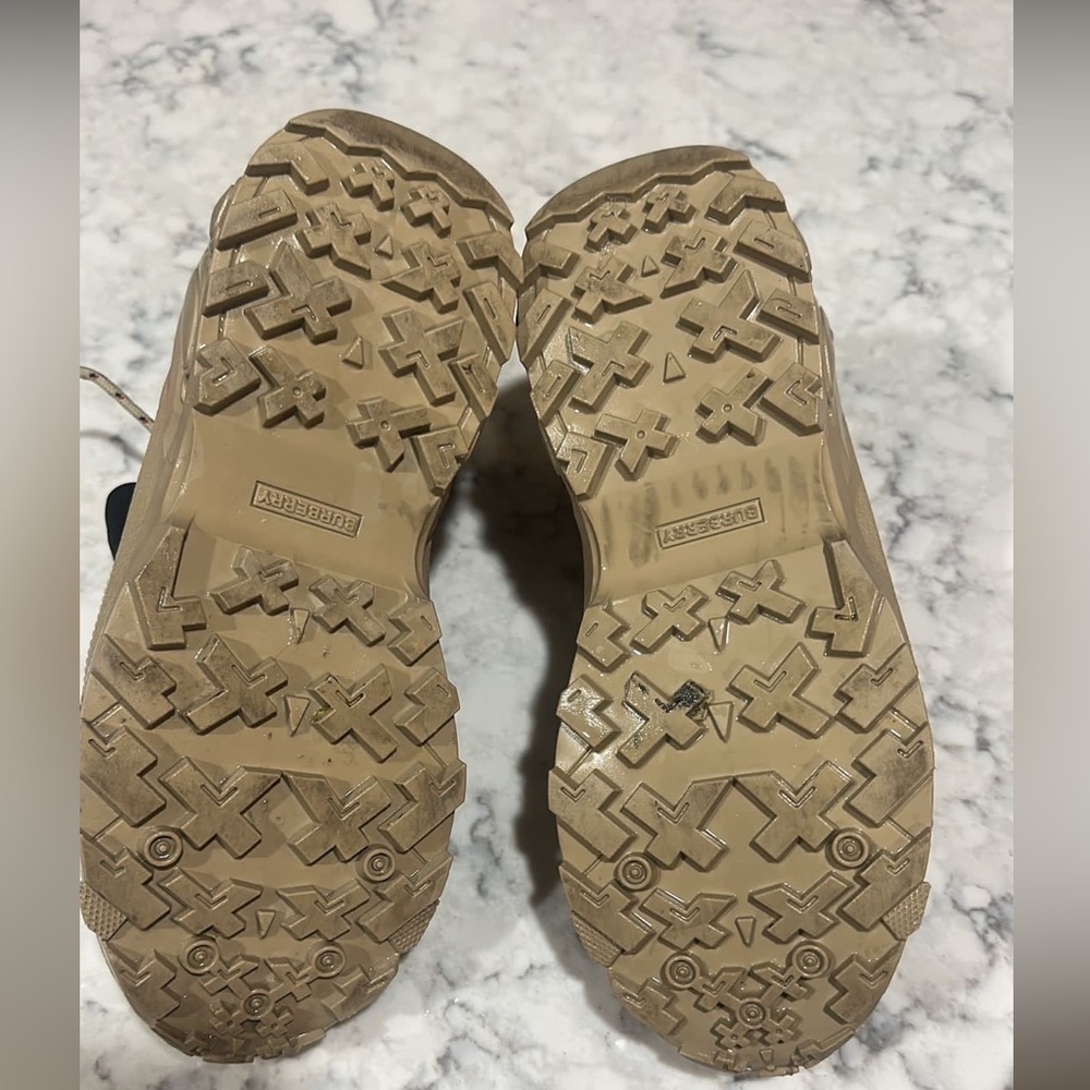 Burberry women's sneakers - Picture 7 of 9